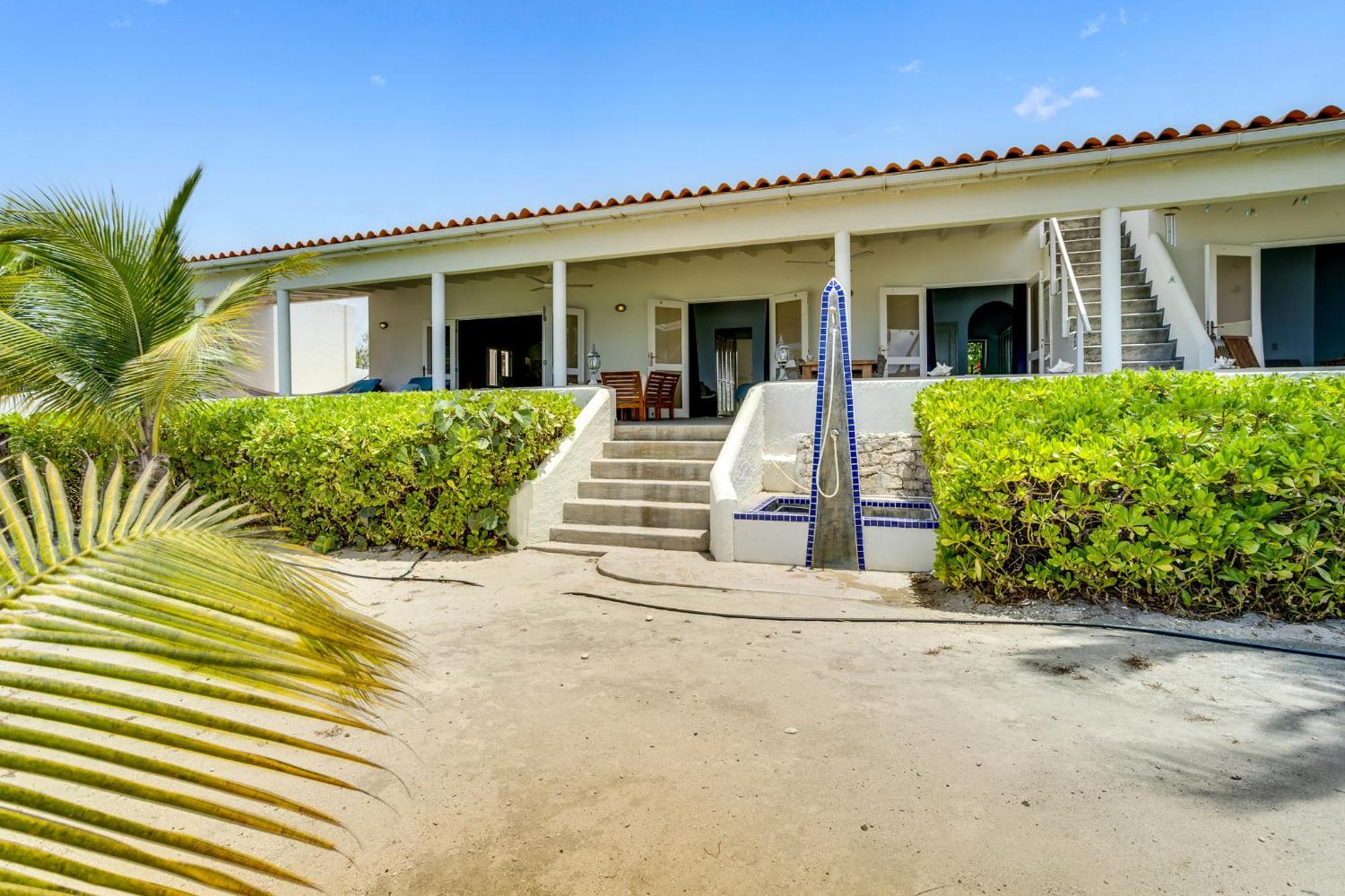 Oceanfront - Villa Port Of Call - Playa Exterior photo
