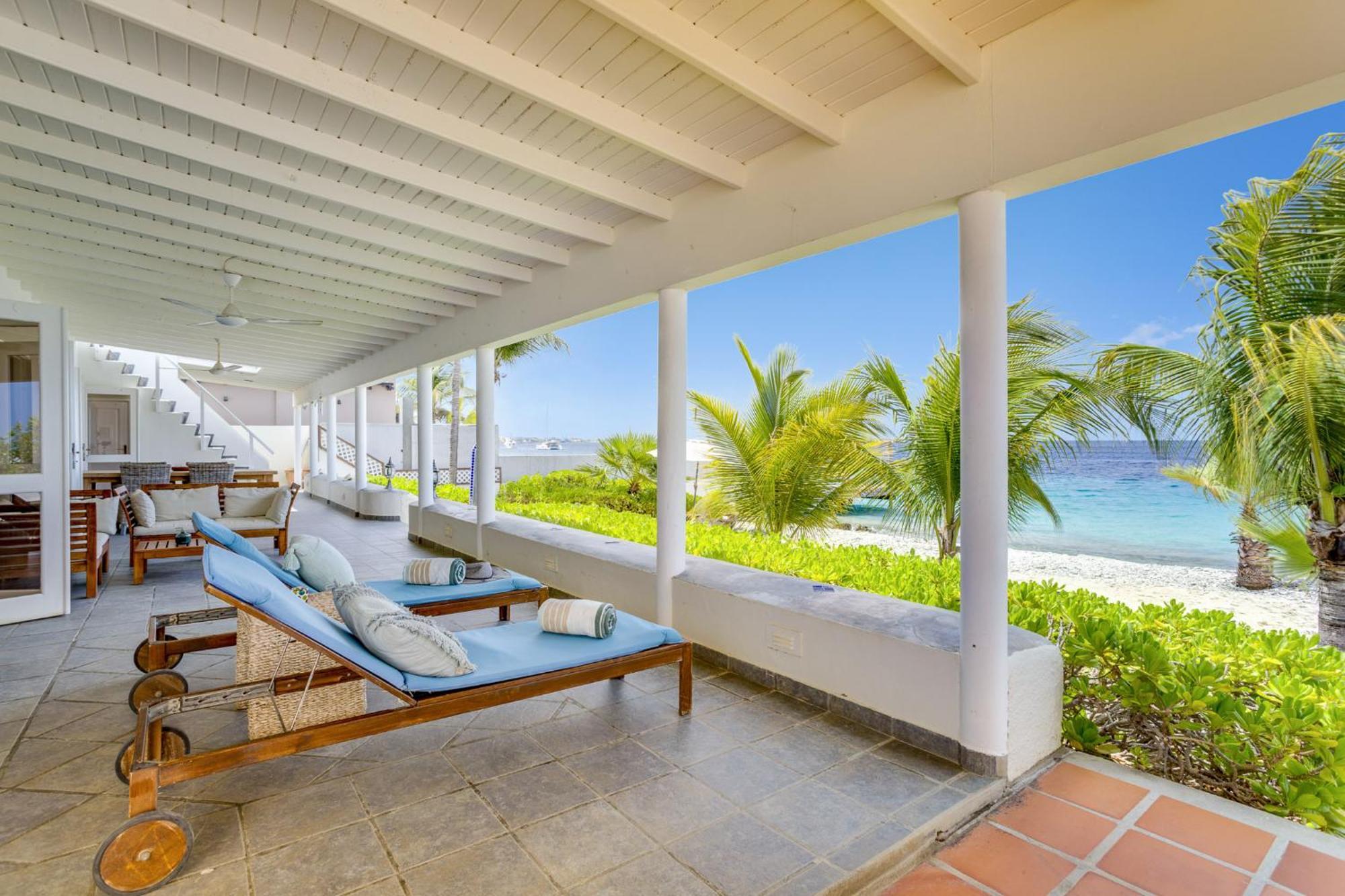 Oceanfront - Villa Port Of Call - Playa Exterior photo