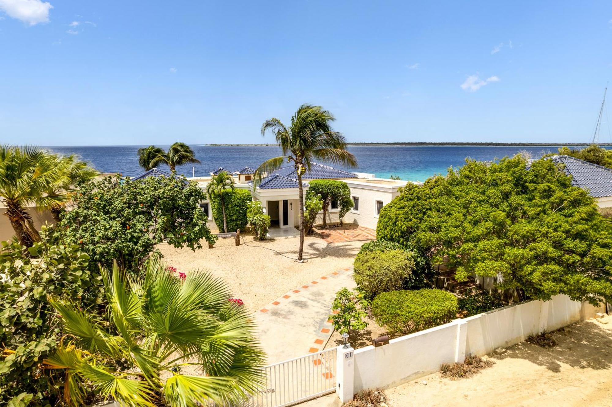 Oceanfront - Villa Port Of Call - Playa Exterior photo