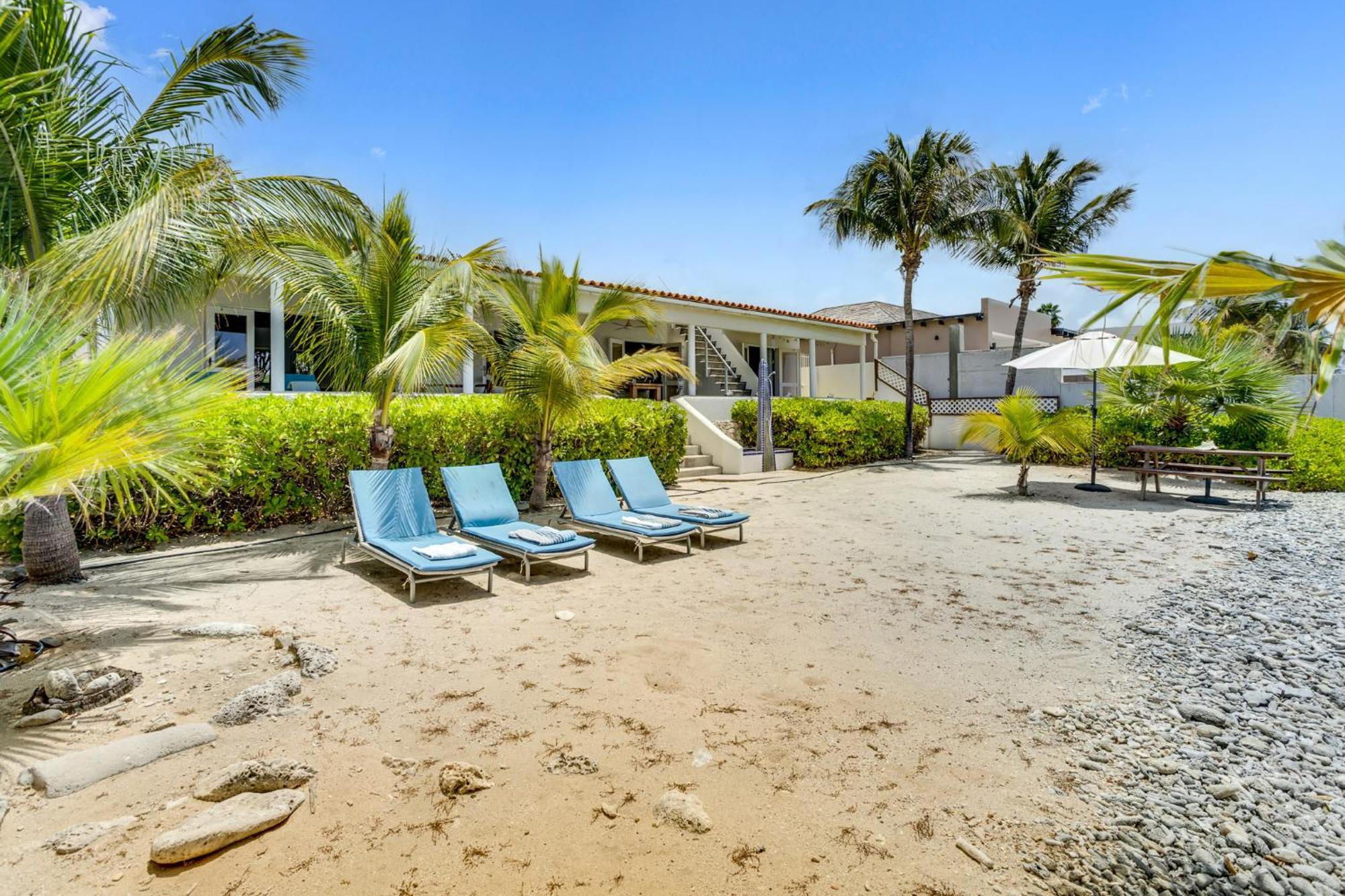 Oceanfront - Villa Port Of Call - Playa Exterior photo