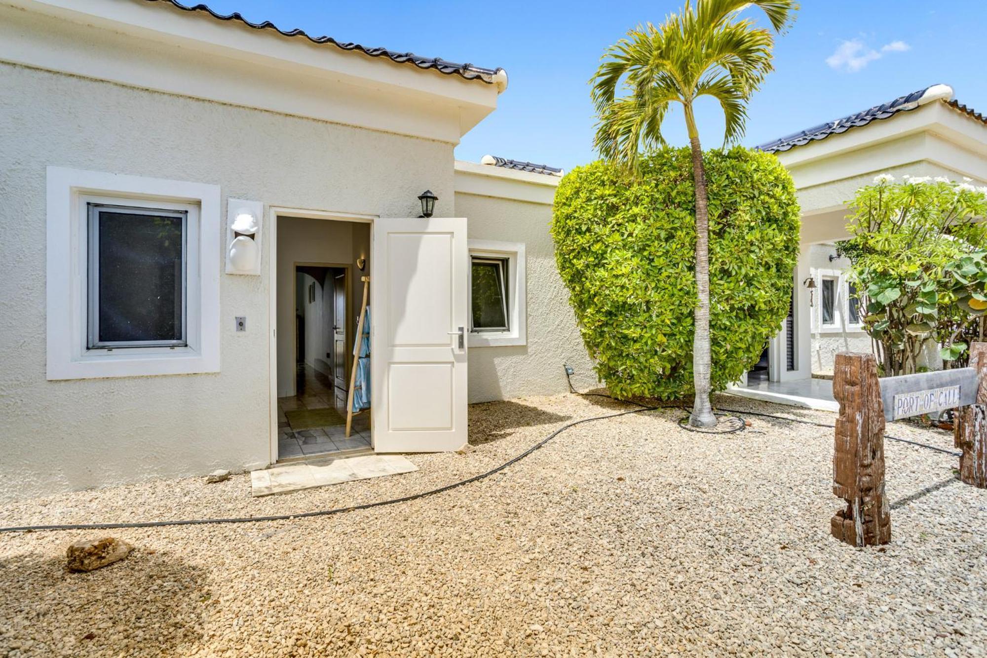 Oceanfront - Villa Port Of Call - Playa Exterior photo