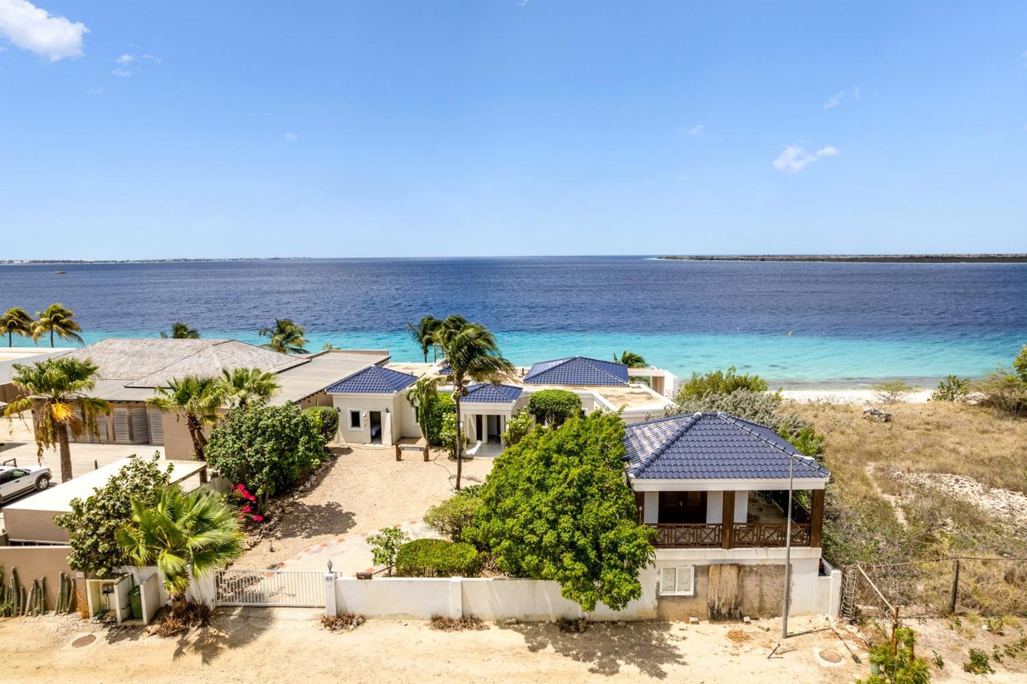 Oceanfront - Villa Port Of Call - Playa Exterior photo
