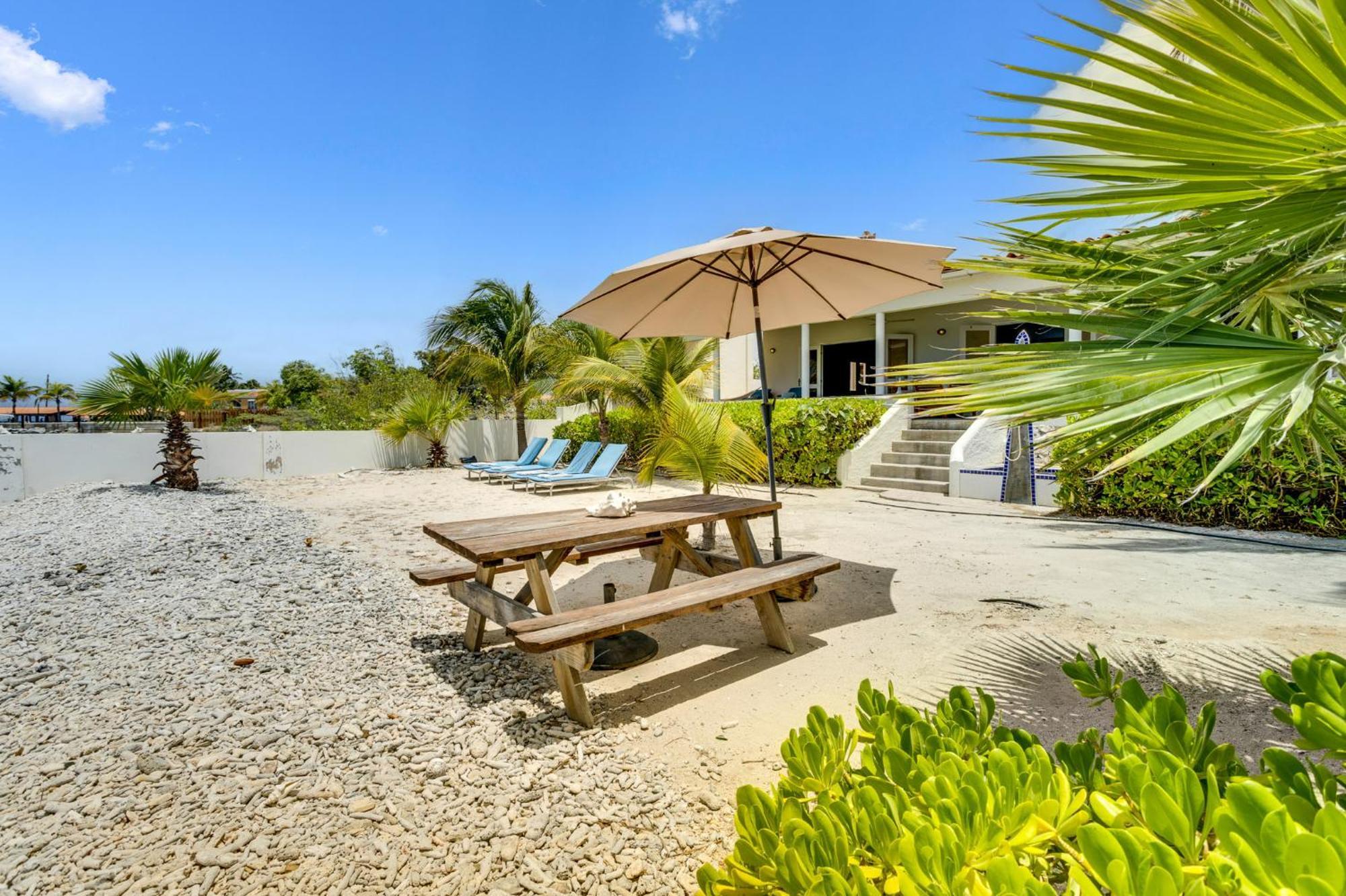Oceanfront - Villa Port Of Call - Playa Exterior photo