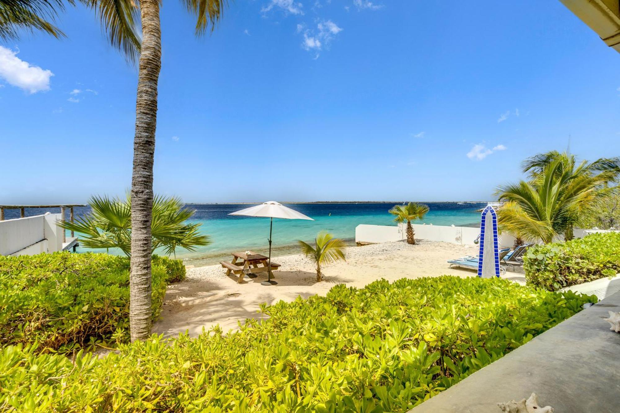 Oceanfront - Villa Port Of Call - Playa Exterior photo